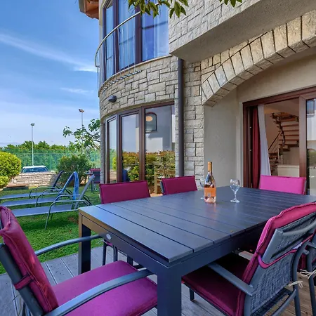 Holiday home Dlan By Interhome