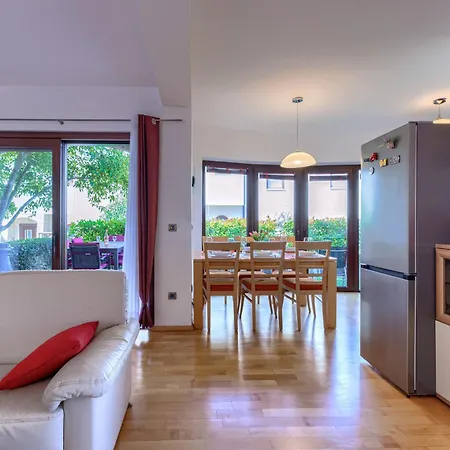 Dlan By Interhome Tar-Vabriga