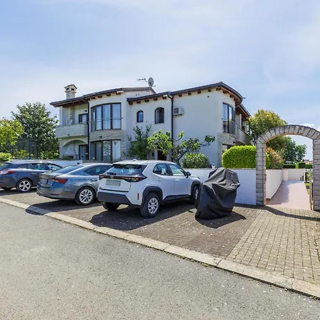 Dlan By Interhome * Tar-Vabriga