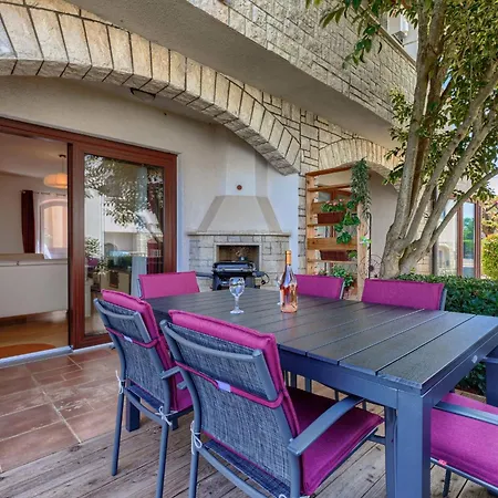 Holiday home Dlan By Interhome